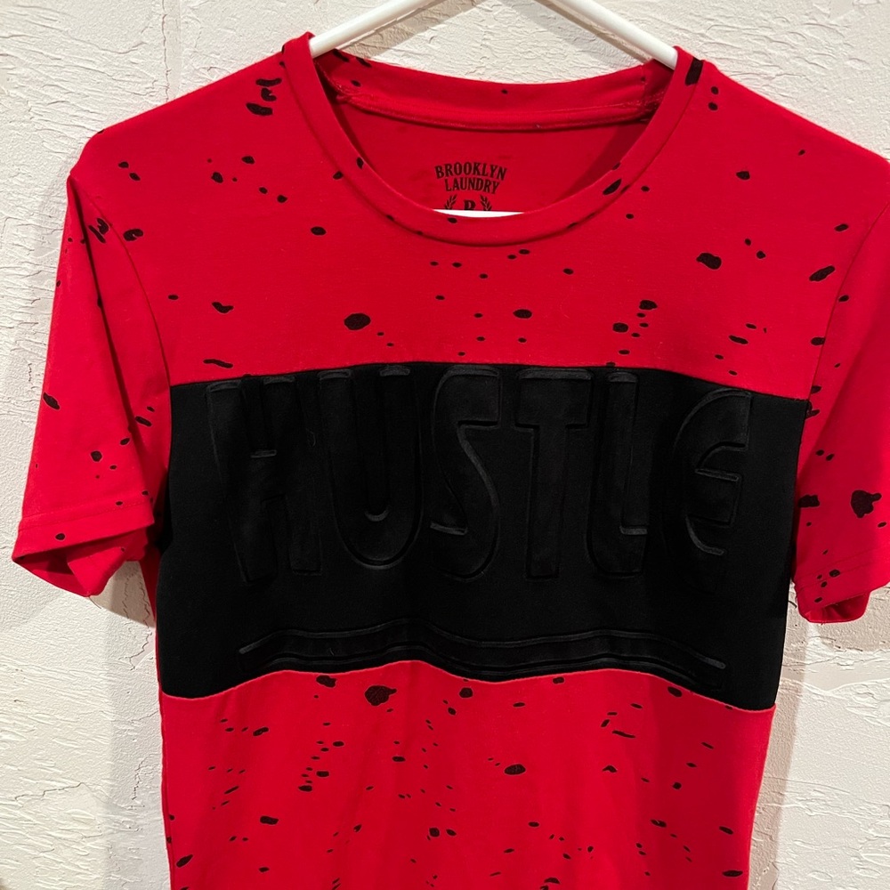 Red and Black Graphic T-Shirt Young Adult Large